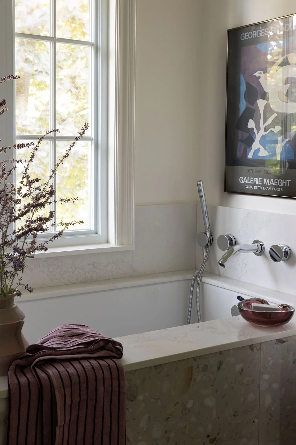 KeeleyMcCleary-kingsway-ensuite-bathroom-tub.jpg