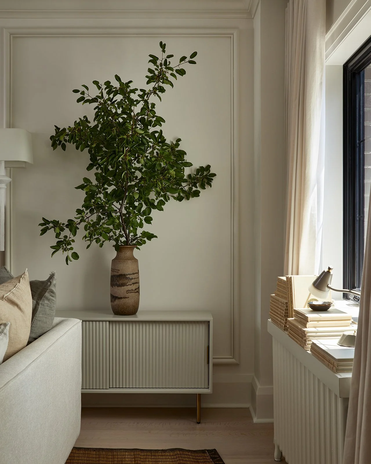 KeeleyMcCleary-RoyalYork-livingroom-cradenza.jpg