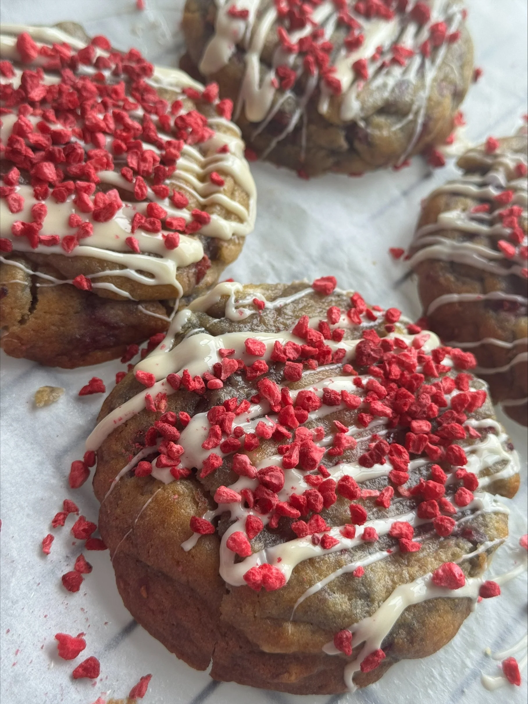 raspberry and white chocolate cookie