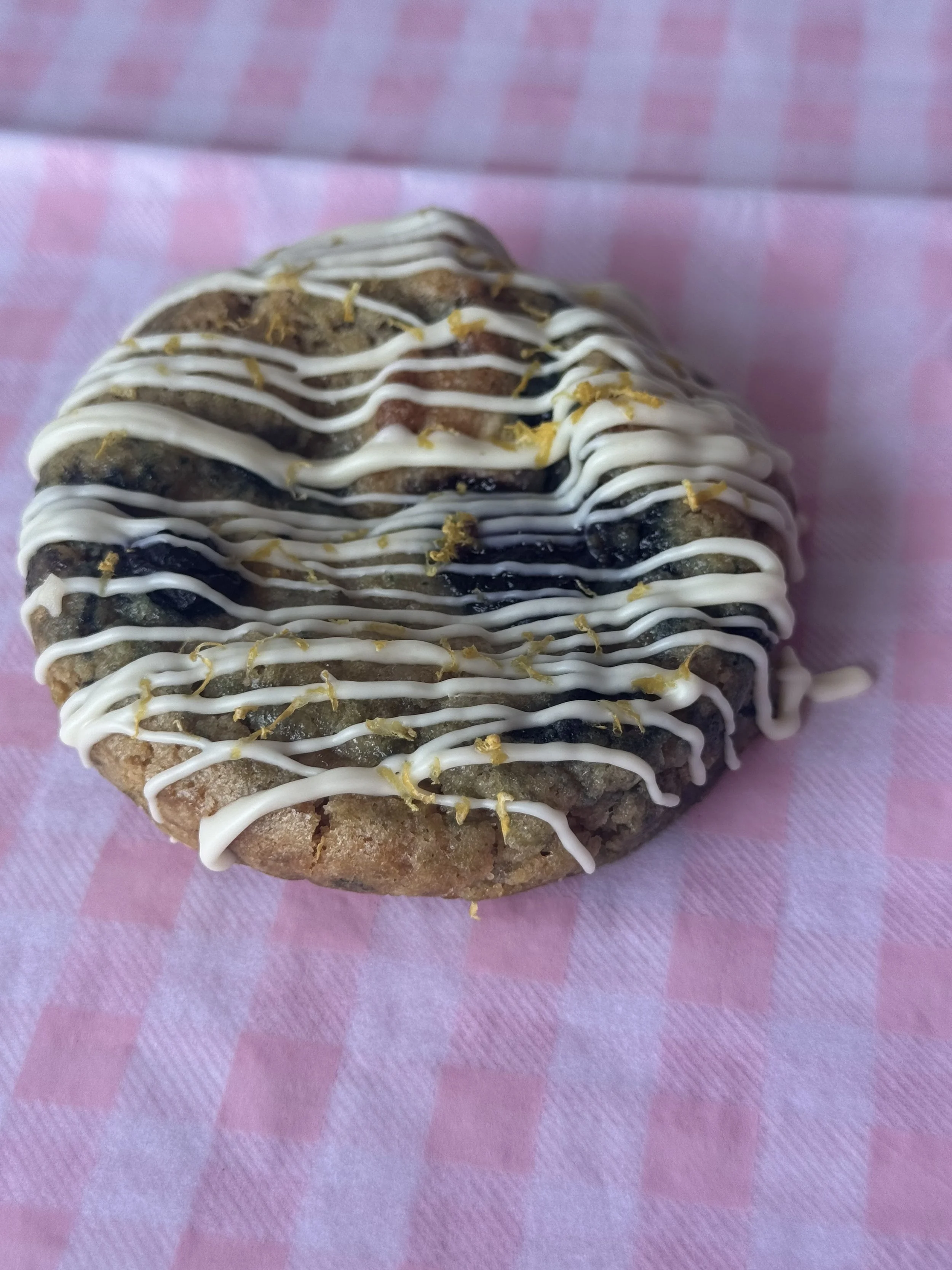 lemon and blueberry cookie