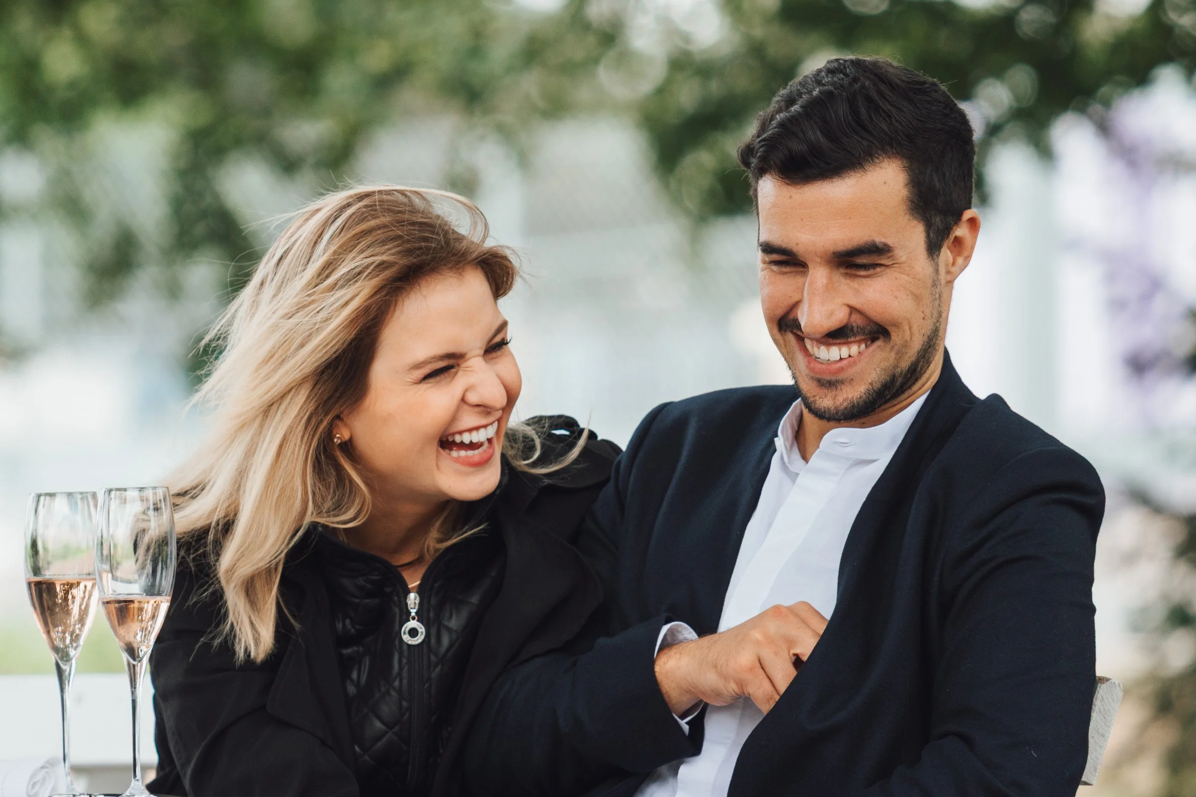 Header_Hochzeit_Wedding_Fotograf_Lachendes Paar_michaelgeipel.de_2400_72_80.jpg