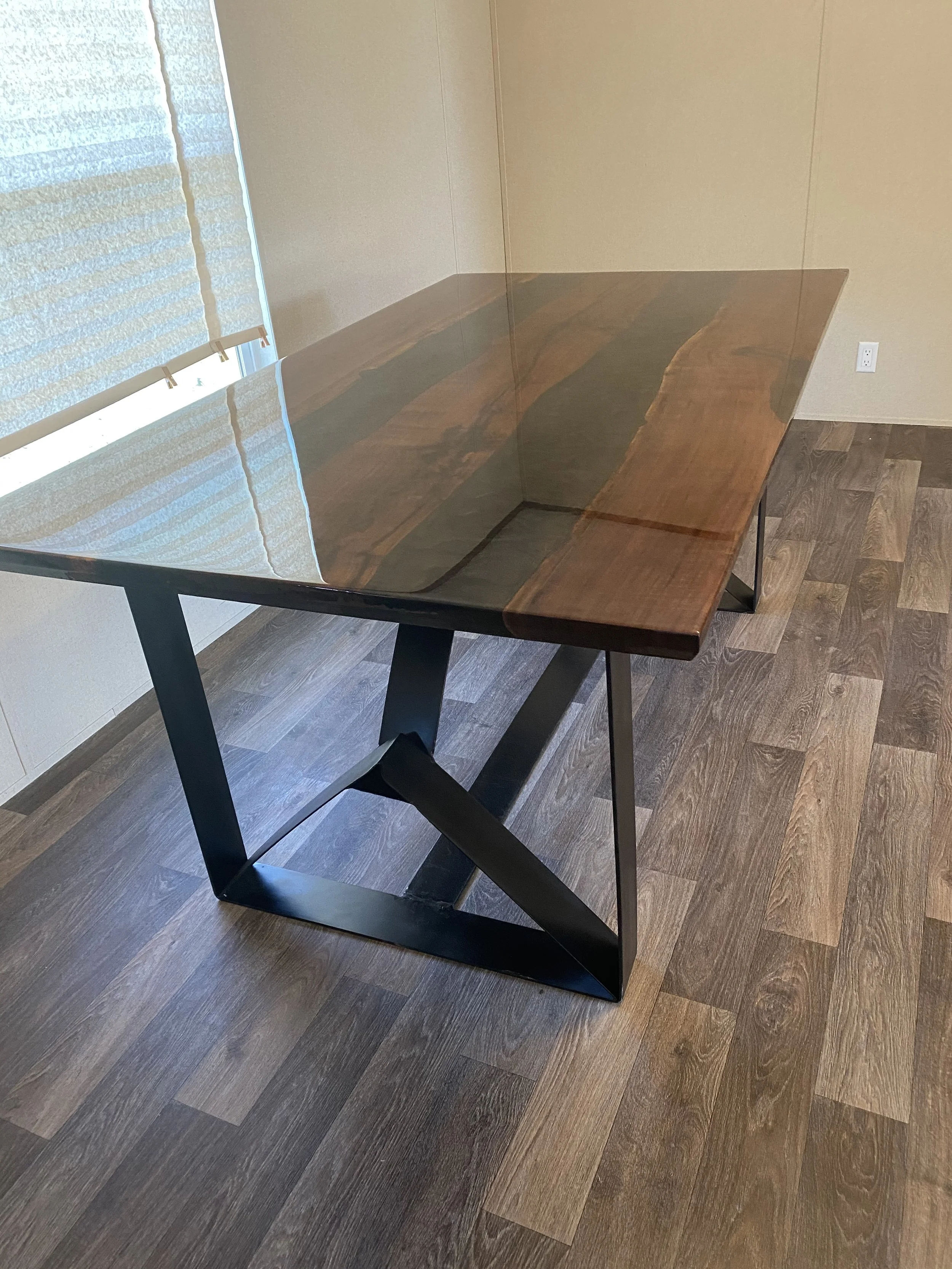 Walnut epoxy river dining table (2)