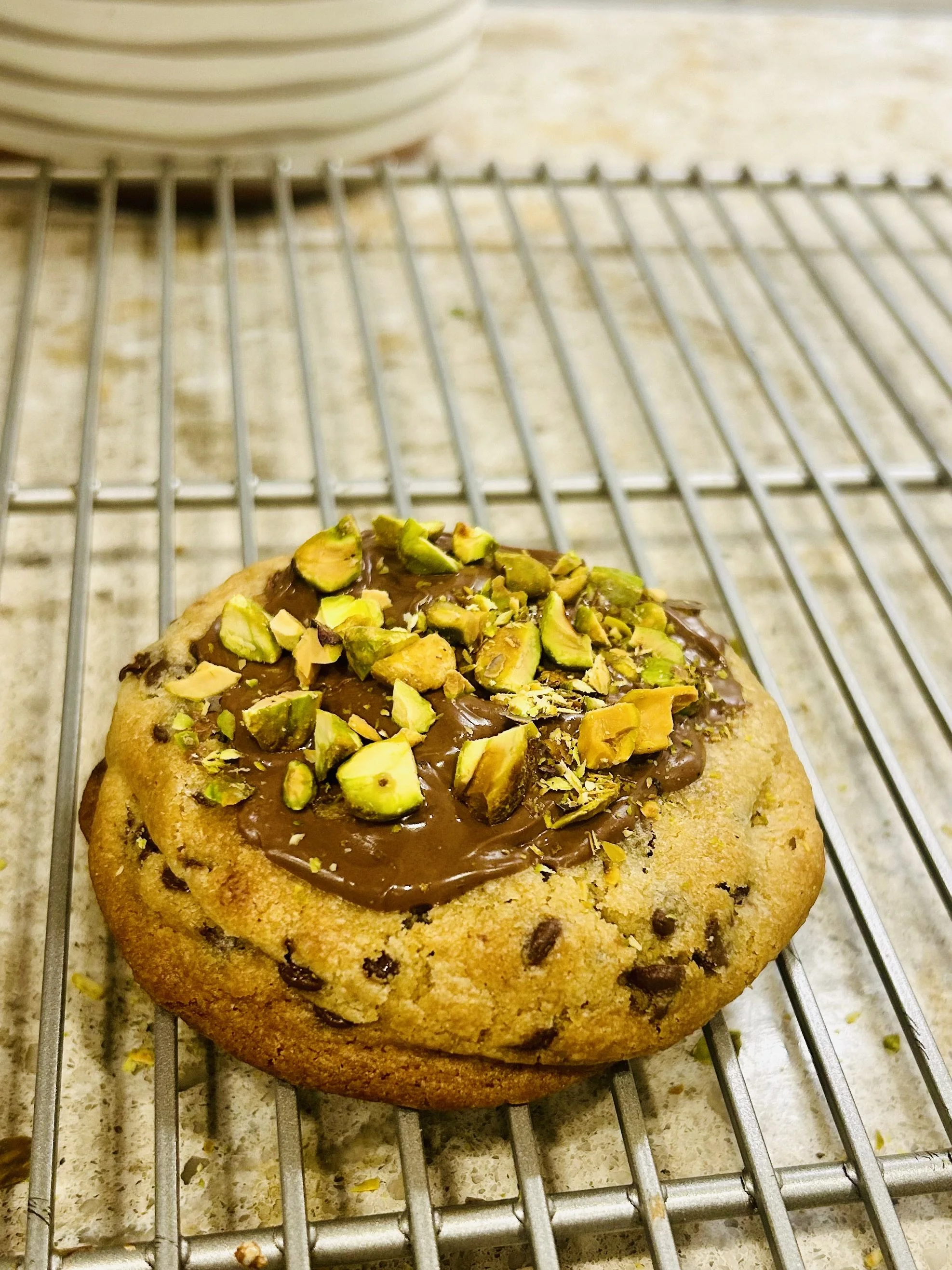 “Dubai” stuffed pistachio chocolate cookie