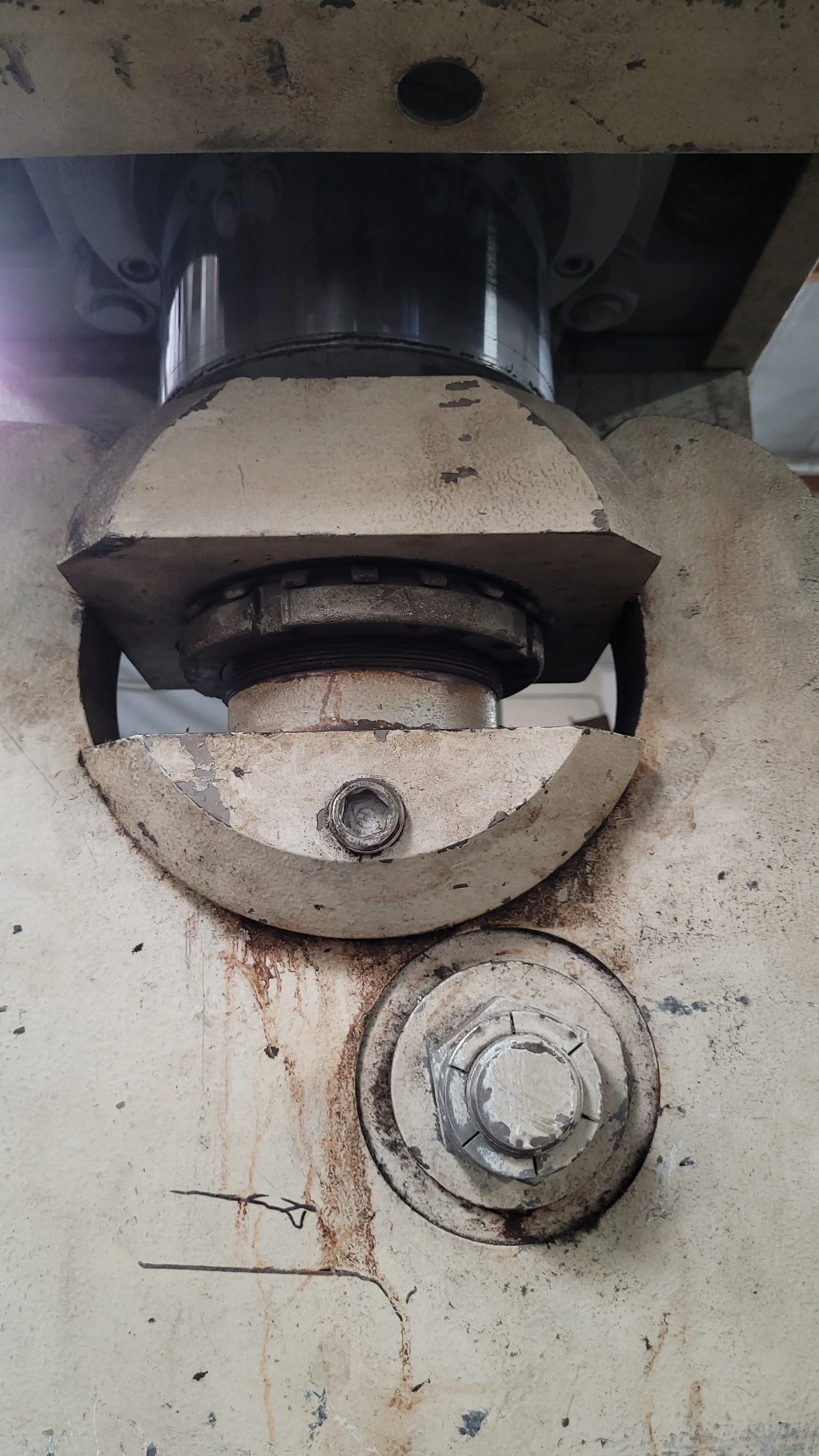 Aero Form-Tech Inc. utilizes a variety of equipment for structural metal forming for aerospace and commercial industries, including brake forming.