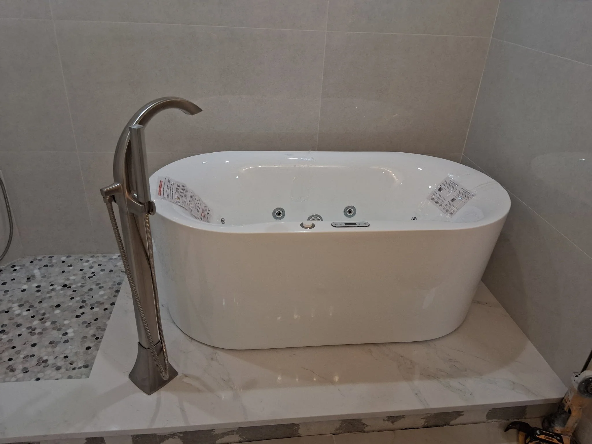 Free Standing Tub.jpg
