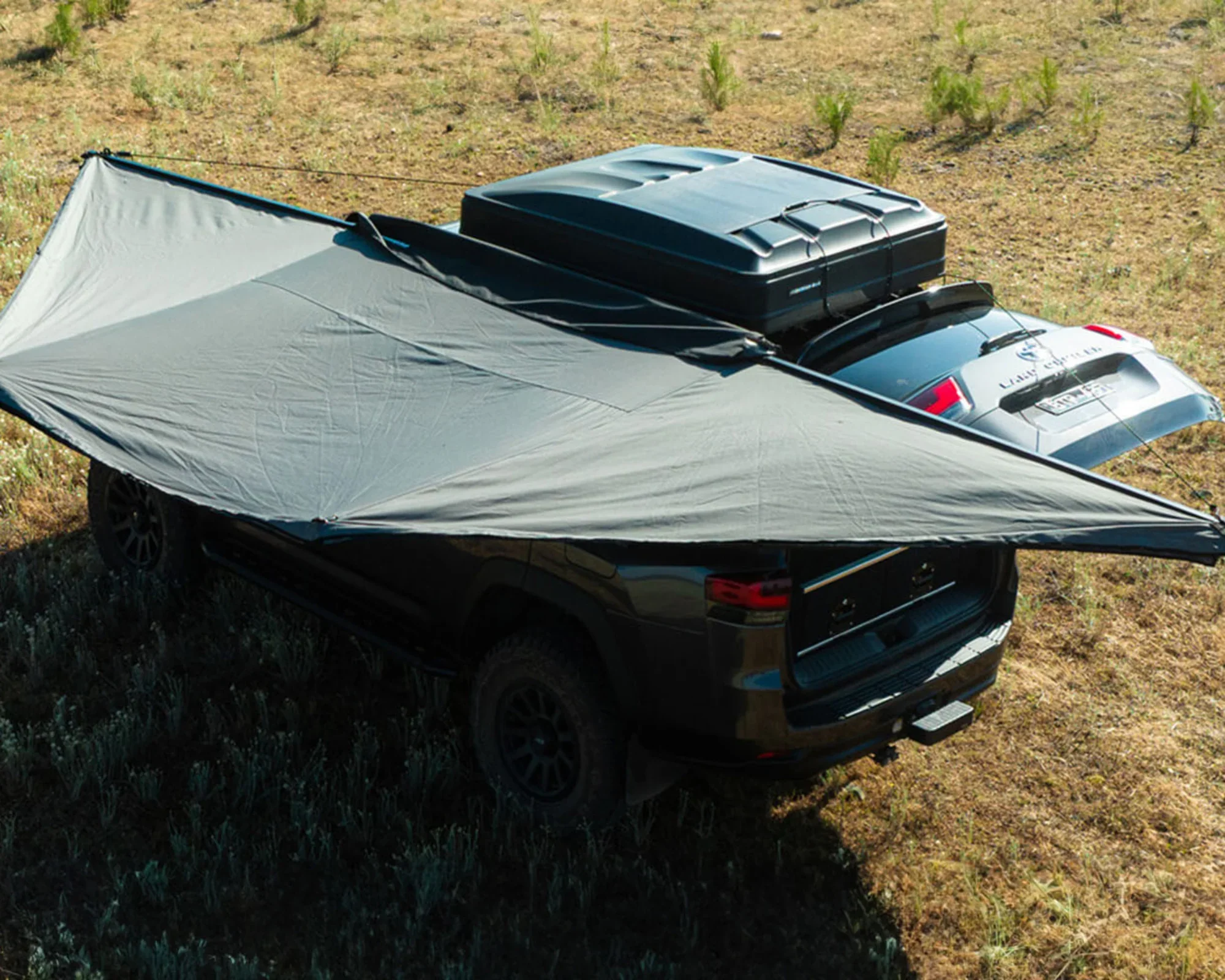 IAWN180-DeltaWing-180-degree-Awning-5.webp