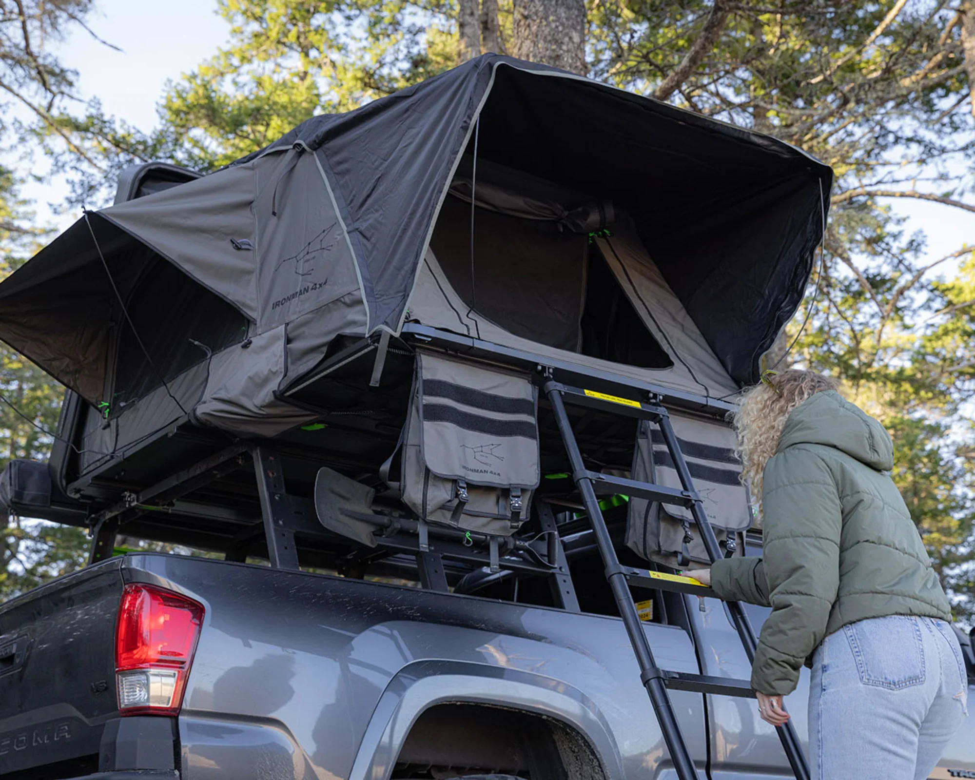 IRTT0078-Ursa-1300-Rooftop-Tent-7.webp