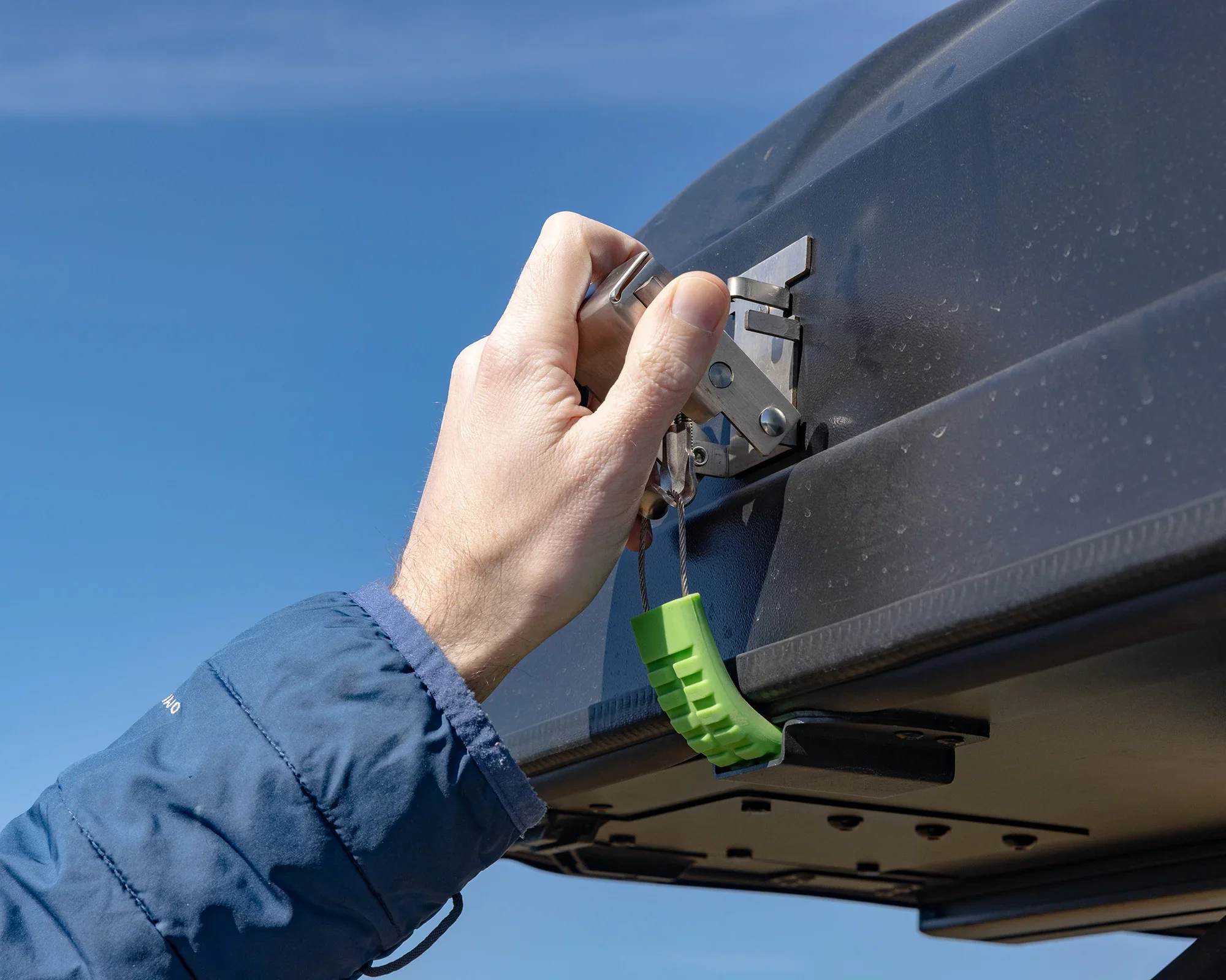 IRTT0078XL-ursa-major-rooftop-tent-lifestyle-16-2000x1600.webp