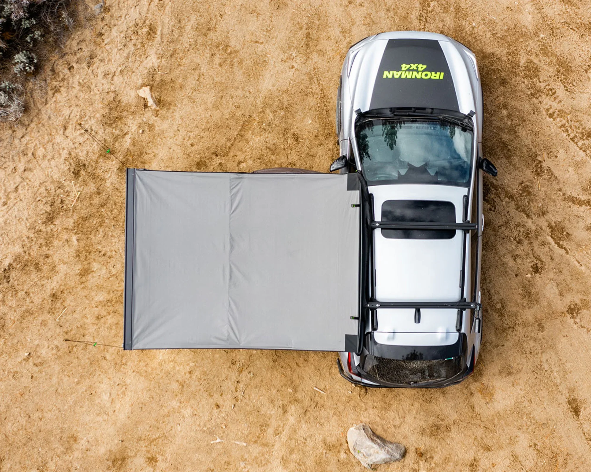 IAWNINGXT-DeltaWing-90-degree-Awning-2.webp