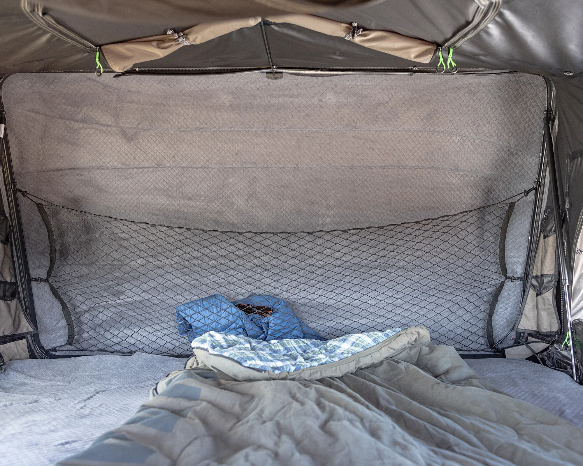 IRTT0078XL-ursa-major-rooftop-tent-lifestyle-9-2000x1600.webp