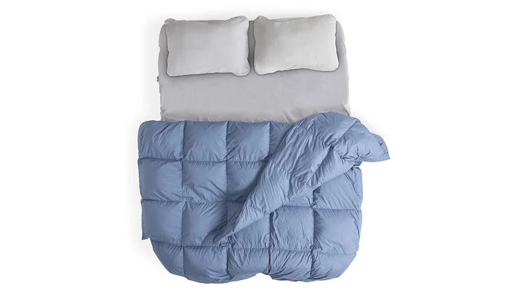 DoubledowncomfortercampingblanketHEST_2000x.webp