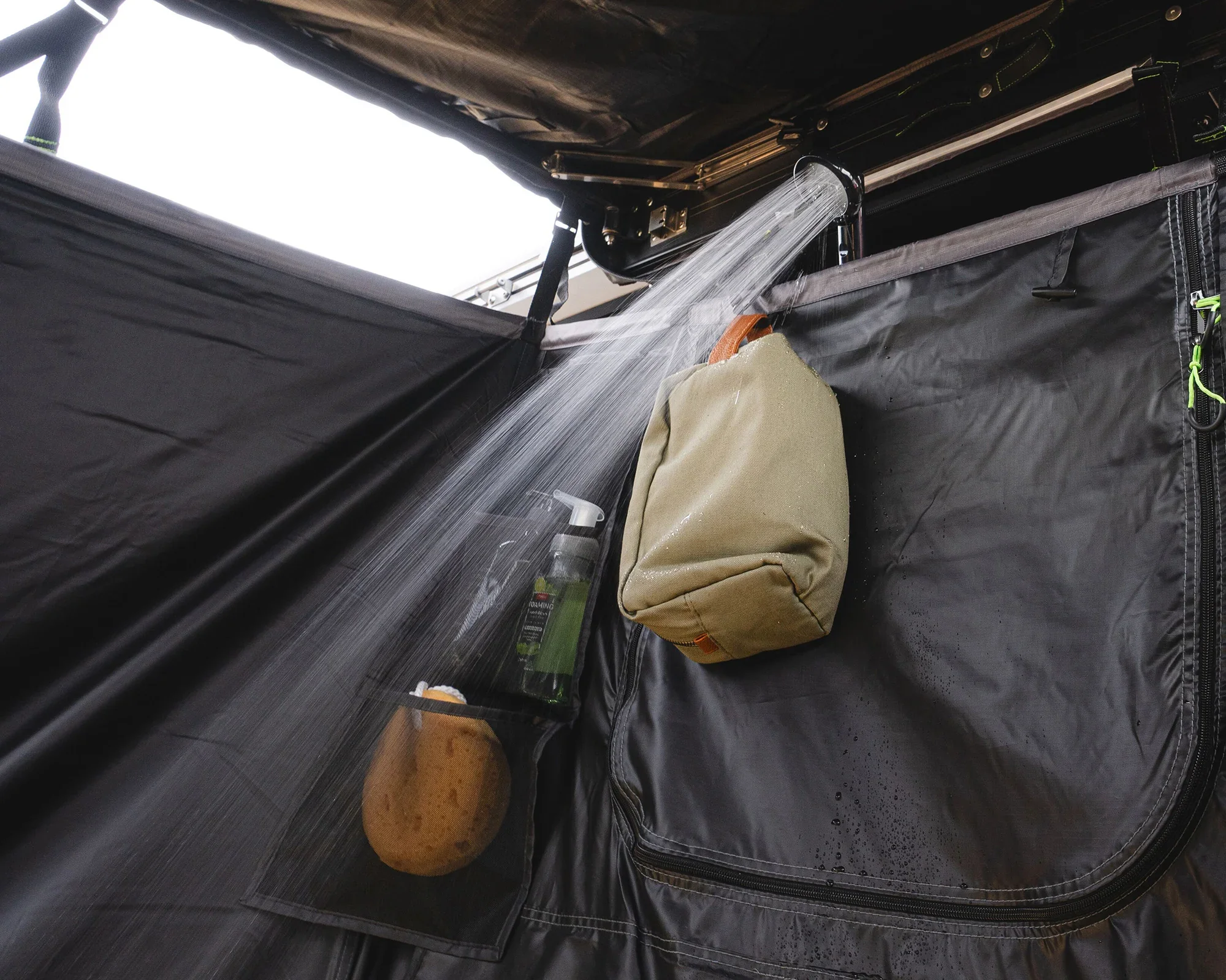 IENSUITEXTPAR-L-deltawing-ensuite-privacy-shower-tent-with-pivot-10-2000x1600.webp