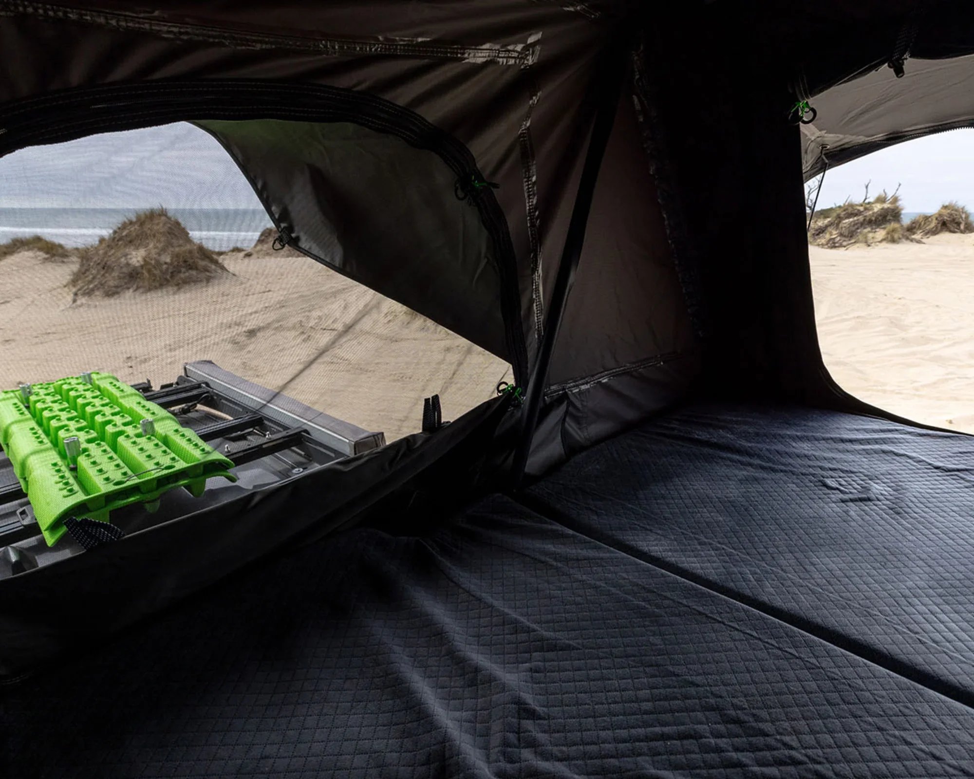 IRTT0078-Ursa-1300-Rooftop-Tent-4.webp