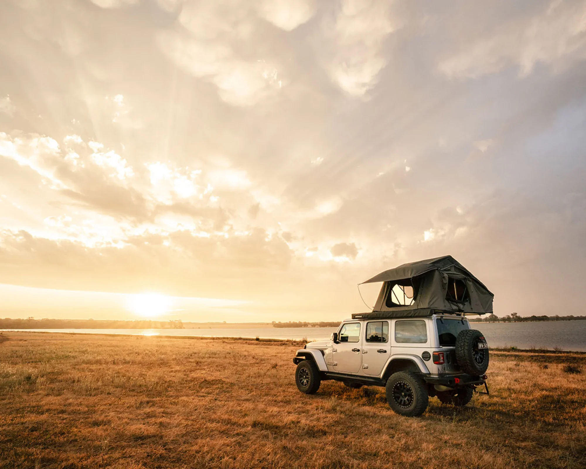 IRTT0067-Cross-1200-Rooftop-Tent-4.webp