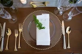 CLEAR CHARGER TABLEWARE SET UP.jpg