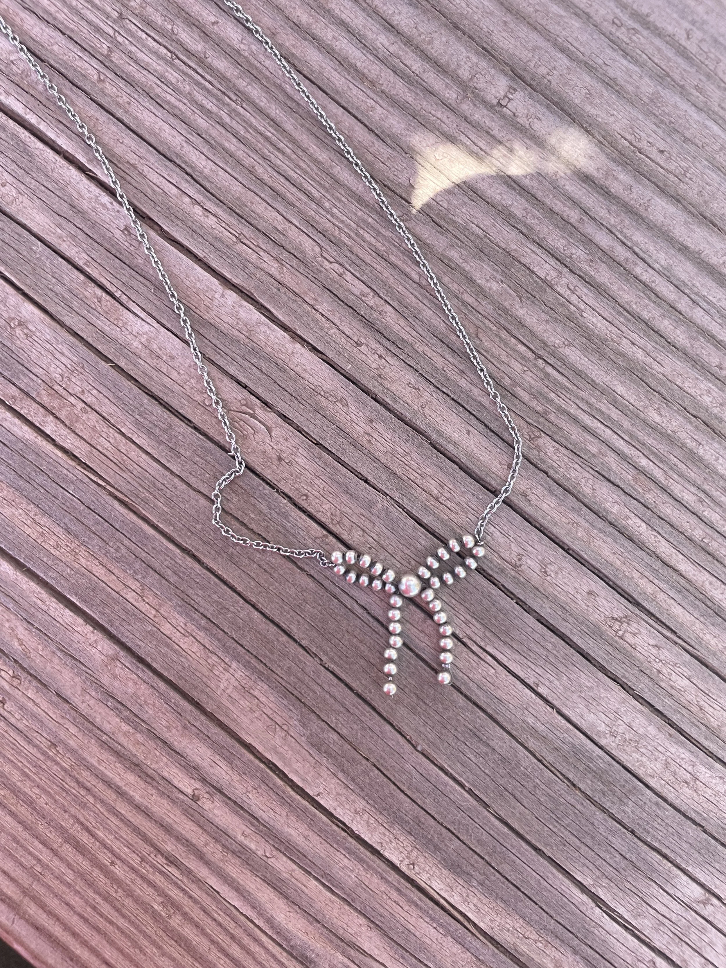 Bow Navajo Pearl necklace