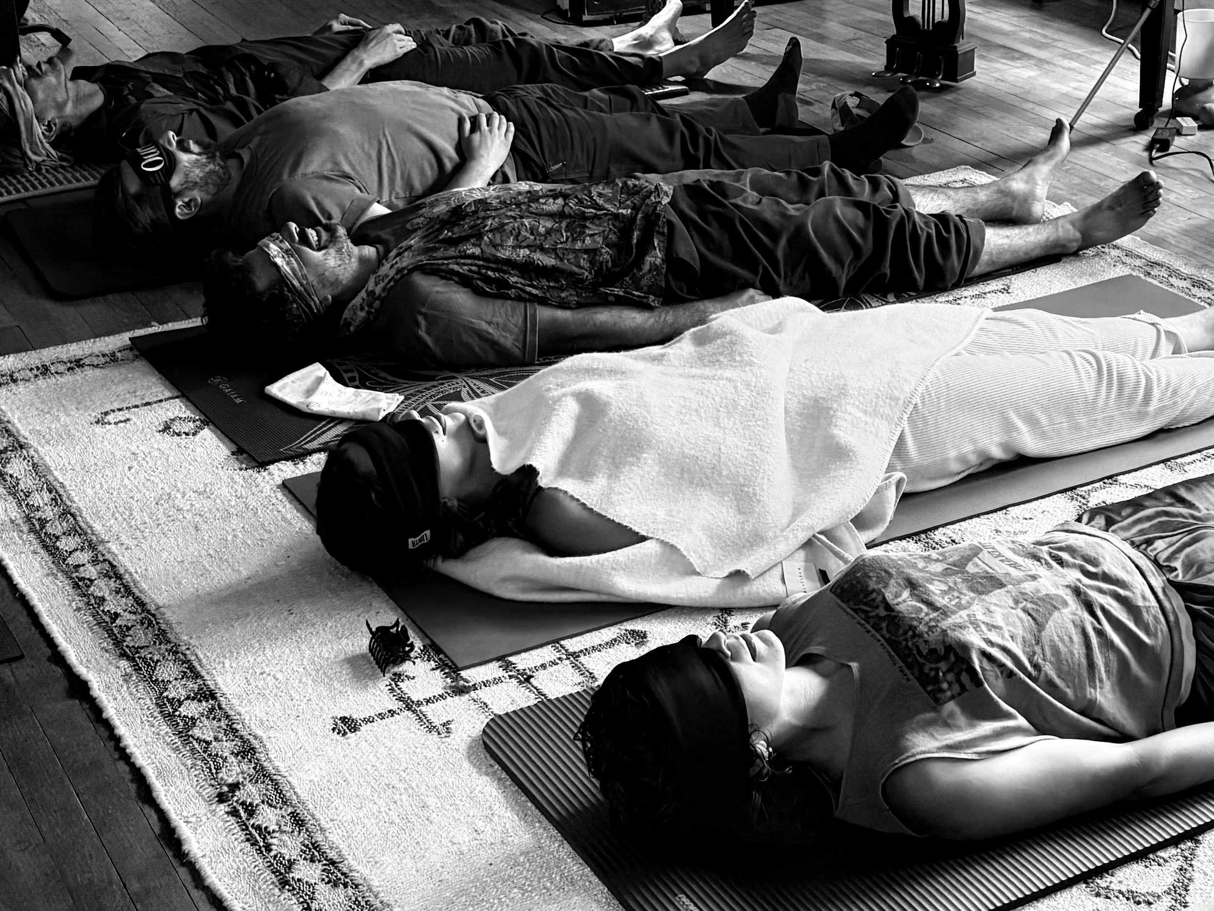 People doing breathwork, Active breathwork, Patterson O'Sullivan, guided meditation, Mental emotional spiritual wellbeing