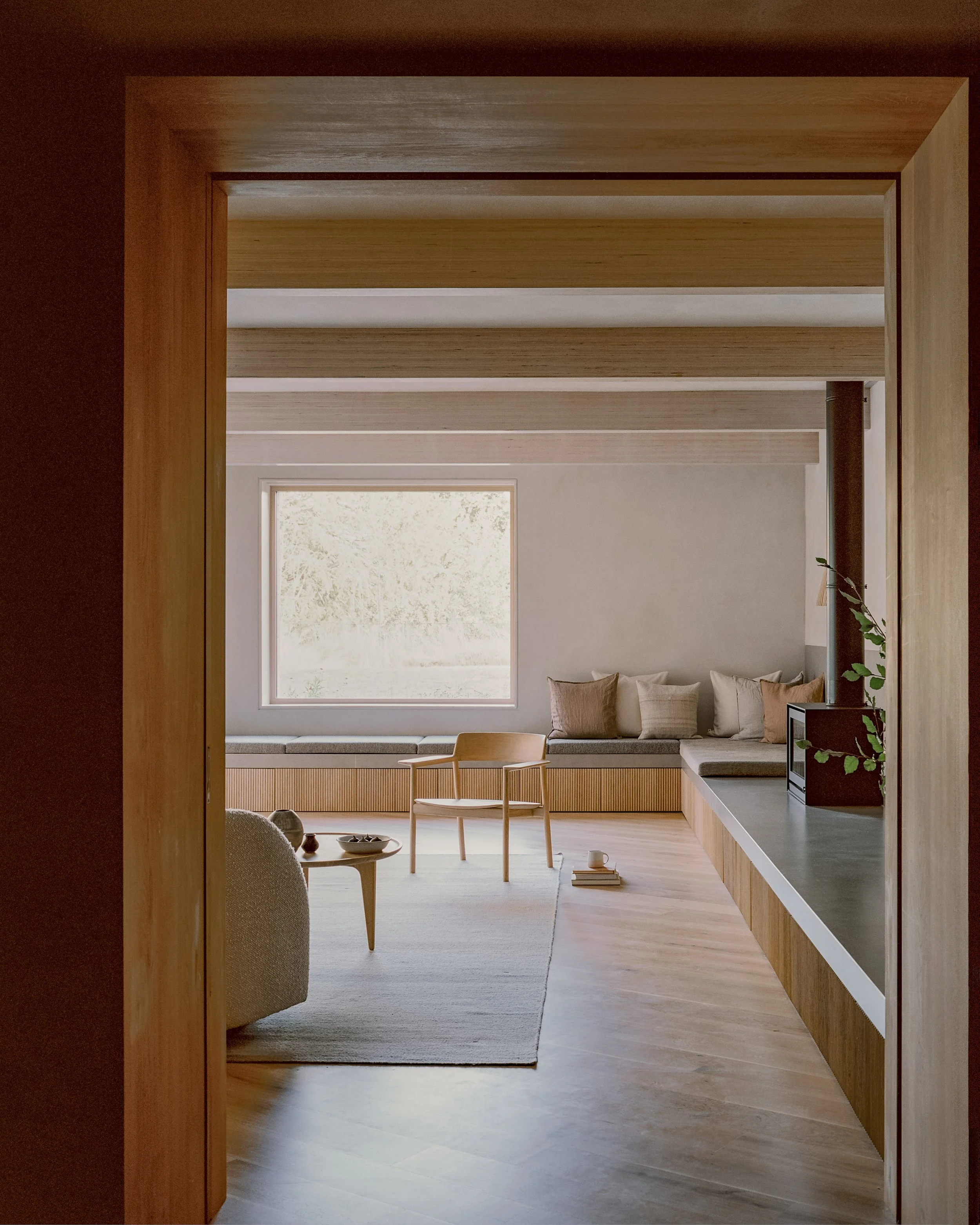 Warm minimalism living room