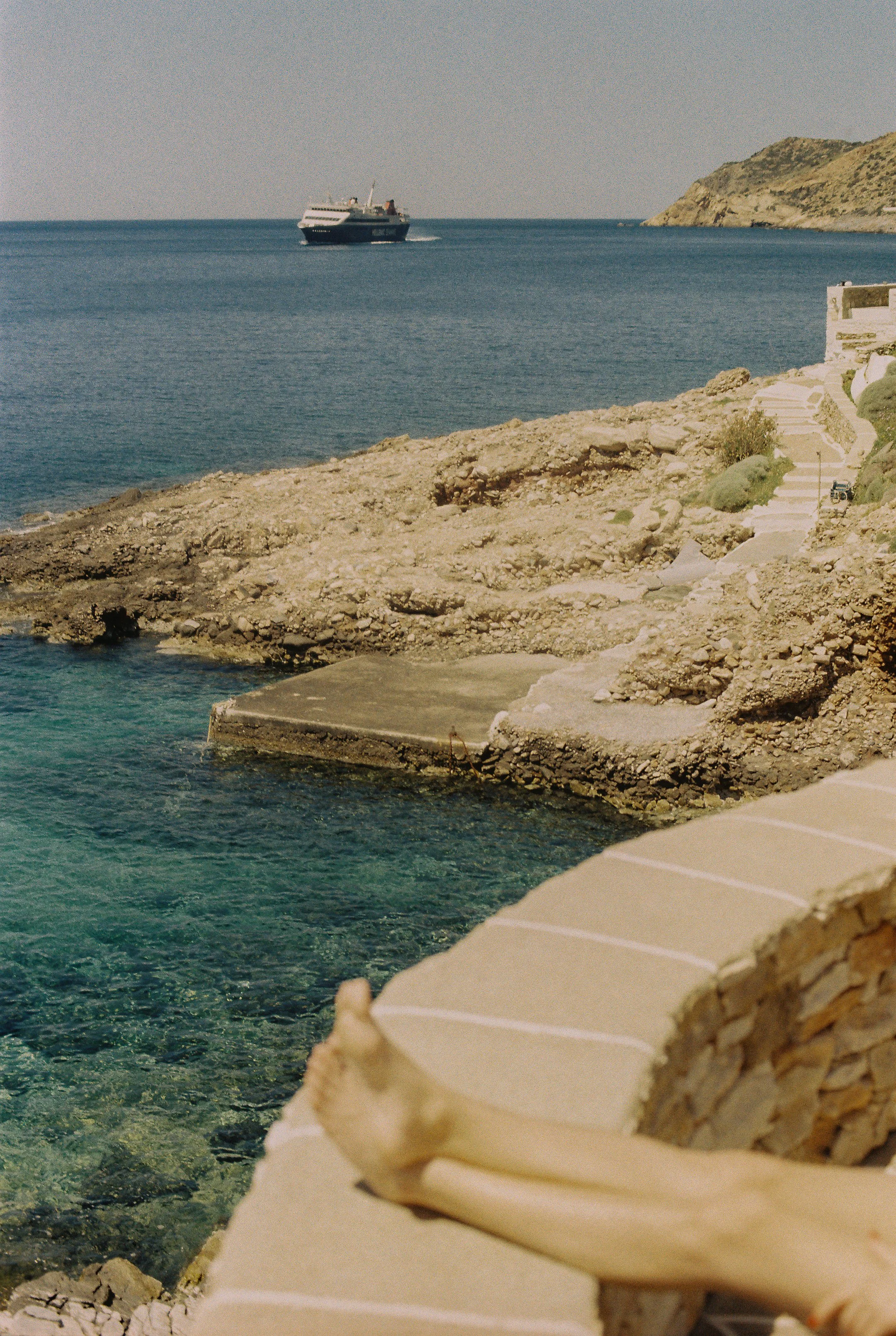 R1-01859-016A-2.JPG