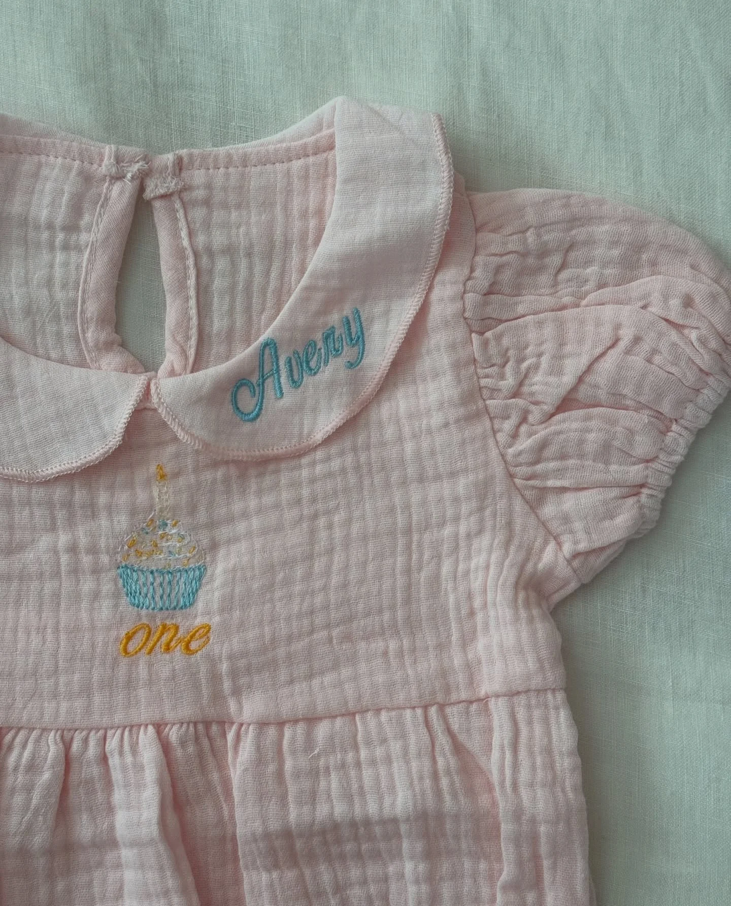 1st Birthday Bebe 🧁🎂 

#embroidery #babygifts #customembroidery #minneapolis #firstbirthday