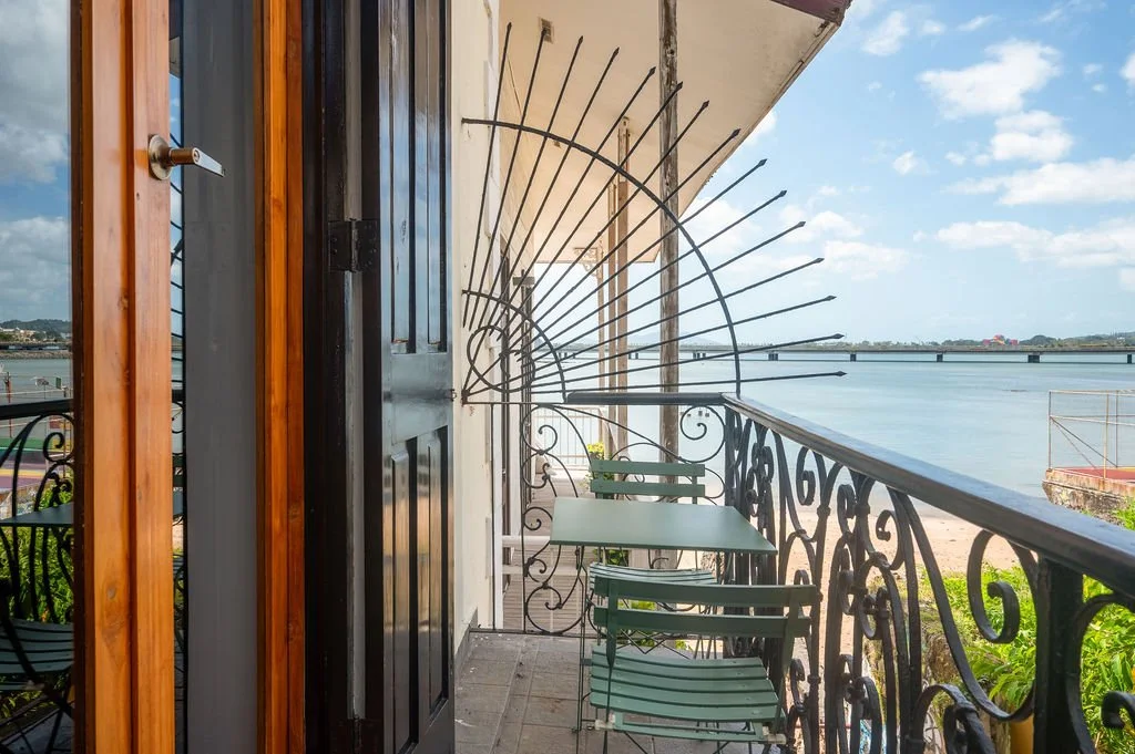 Balcony.4.jpg