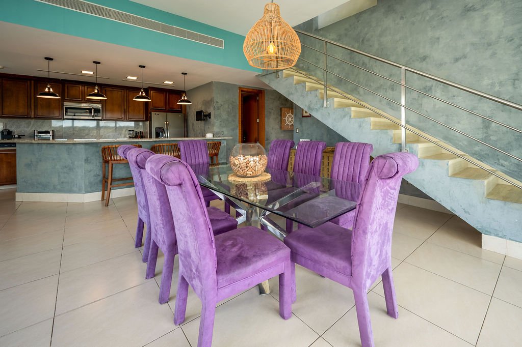 Dinning.1.jpg
