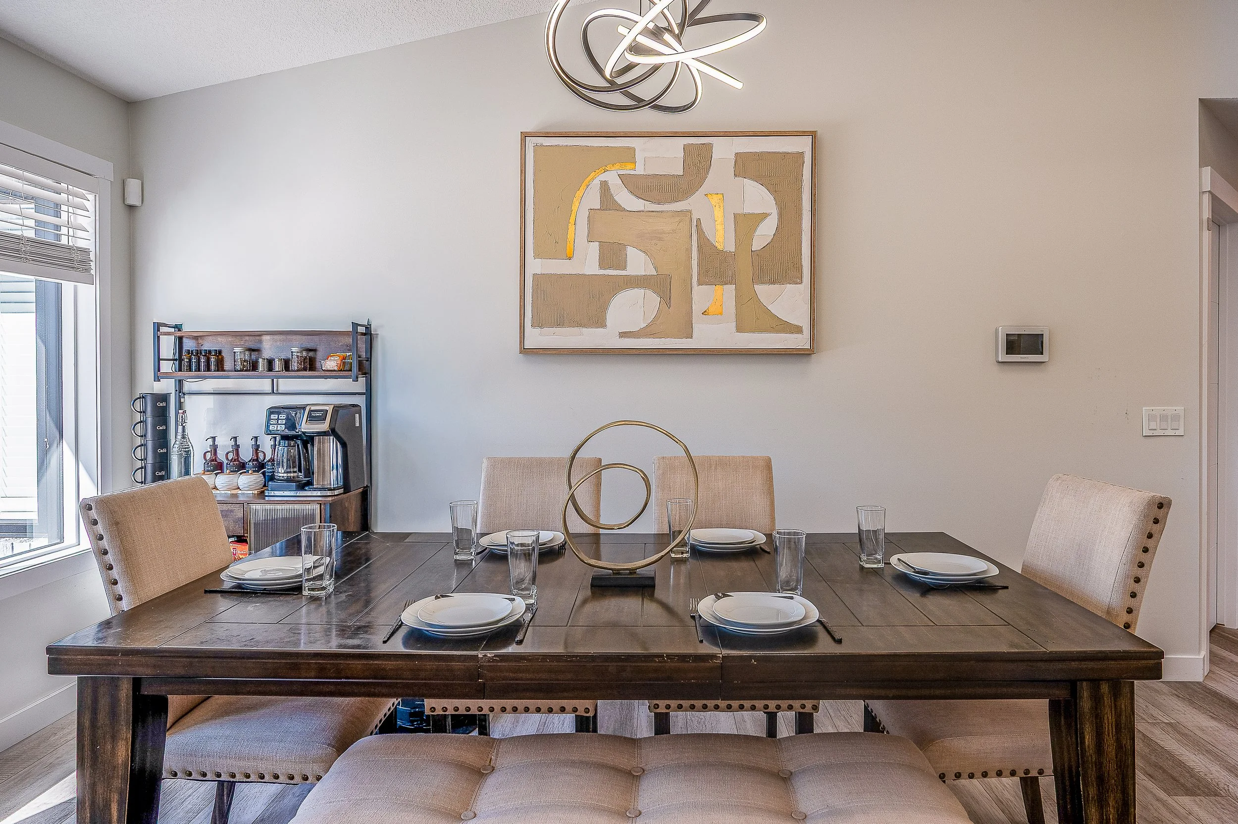 Dinning.1.jpg