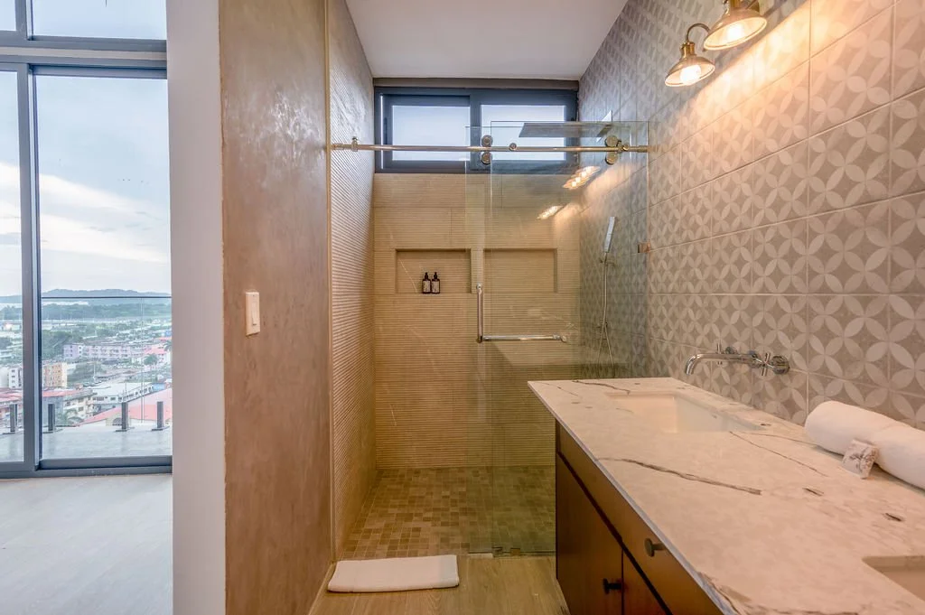 MasterBath.1.jpg