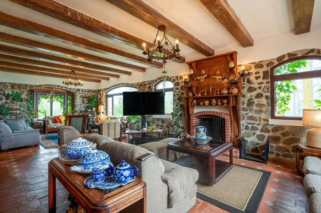 LivingRoom.jpg