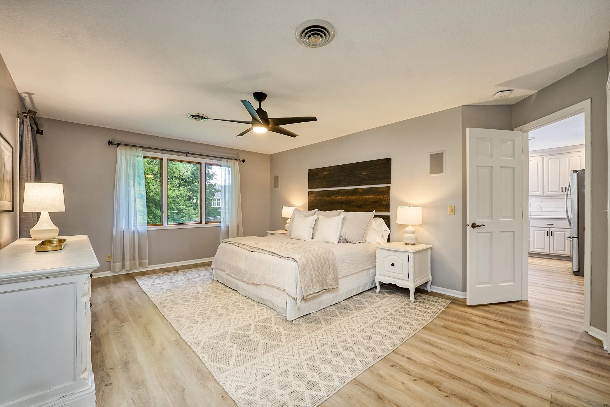 Primary Suite - Main Level
