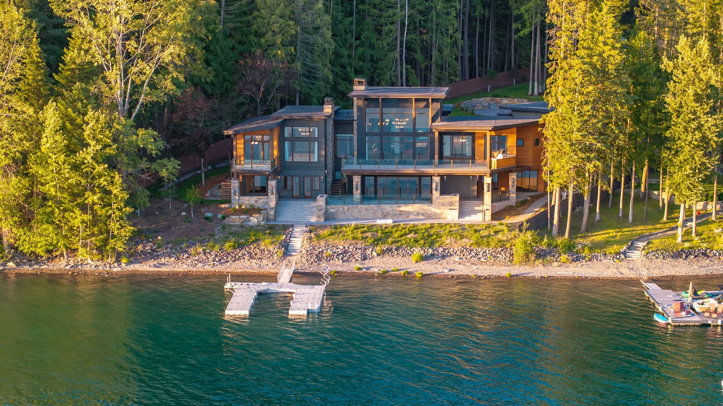 Modern Lake Retreat