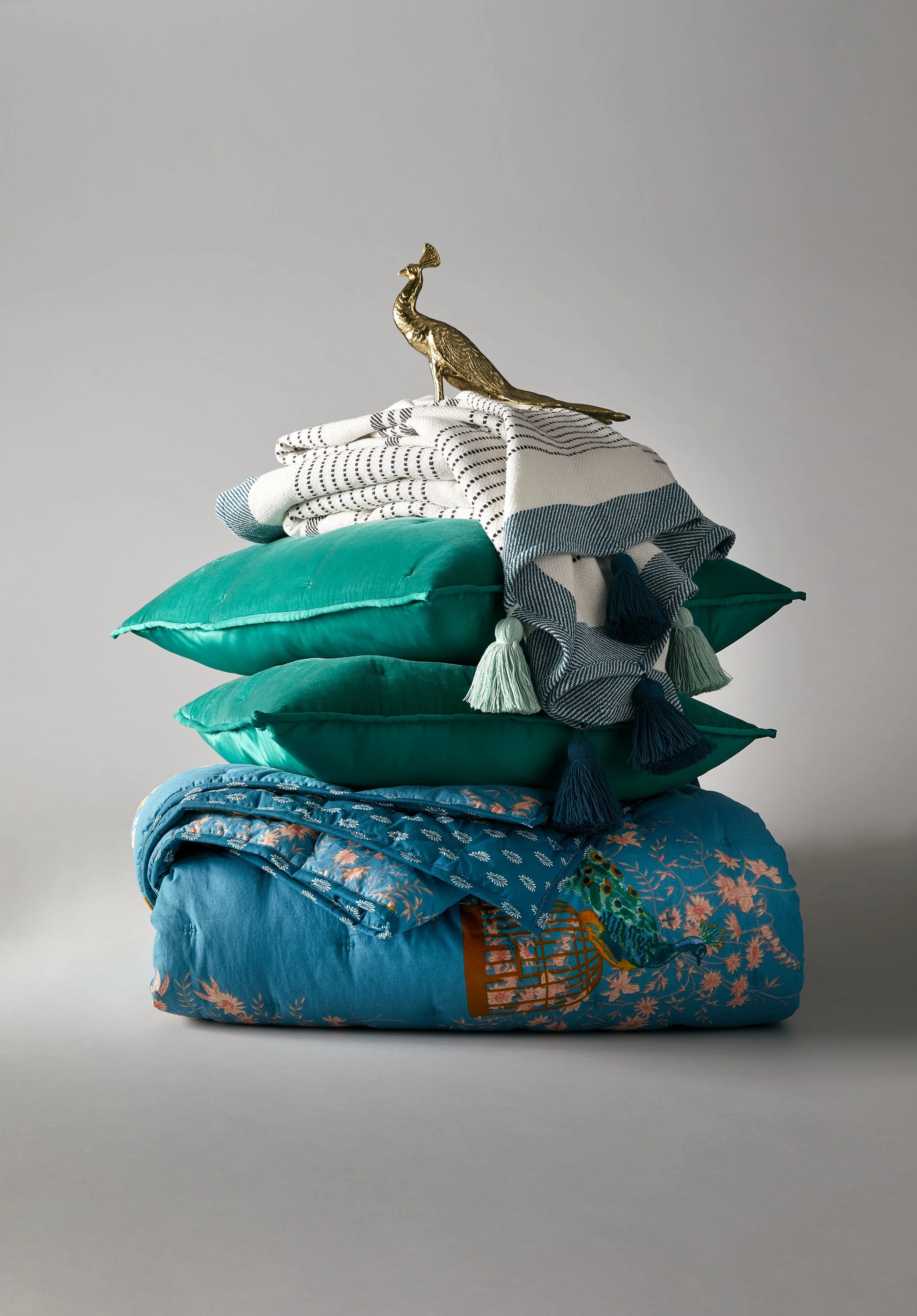 C-000776-01-002_Bedding stack_indochic.jpg