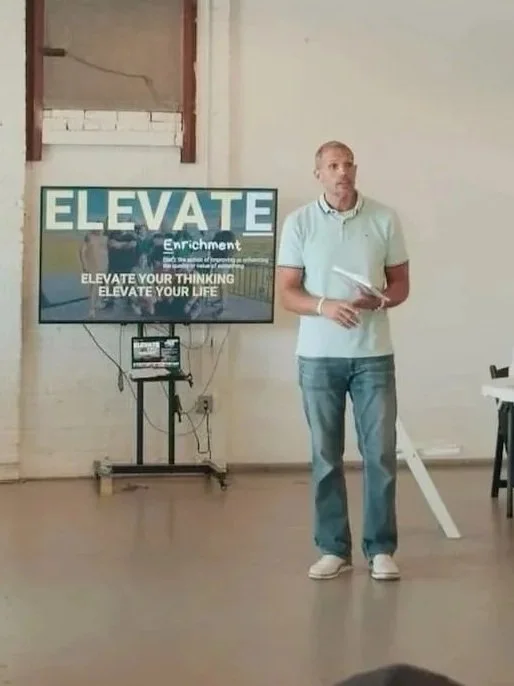 Tamien giving an Elevate talk