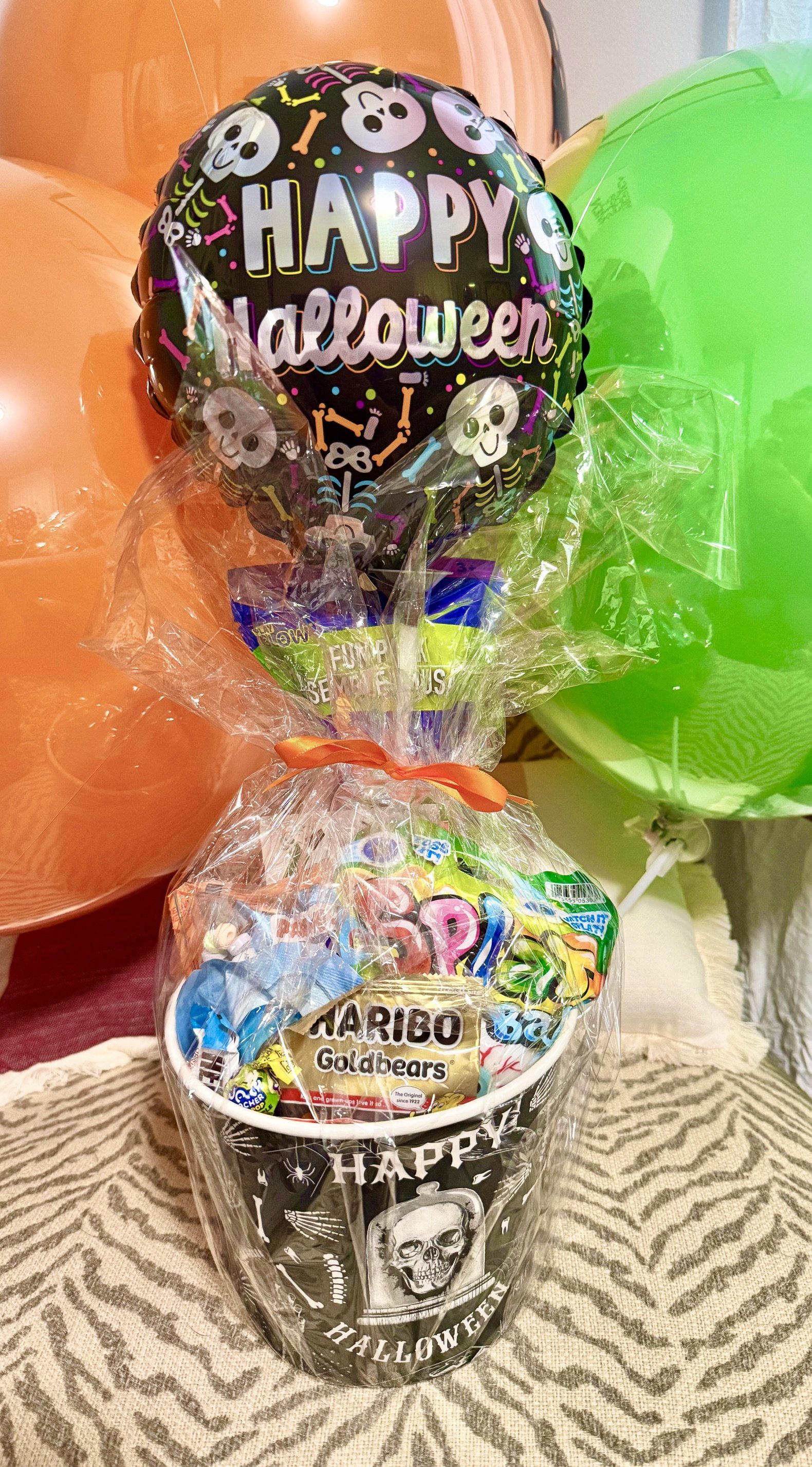 Ultimate Scare Boo-Loon Basket Featuring a Halloween-Themed Squishy Toy