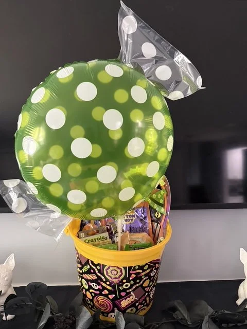 The Sweet & Spooky Boo-Loon Basket