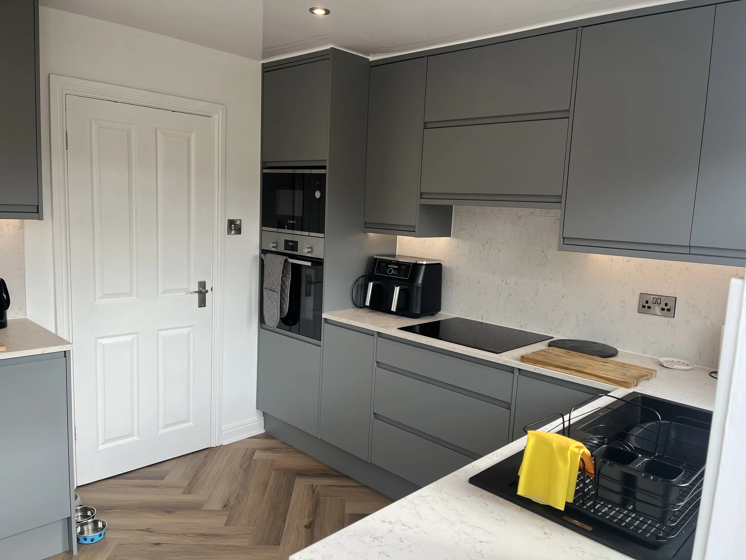 Fitted kitchen