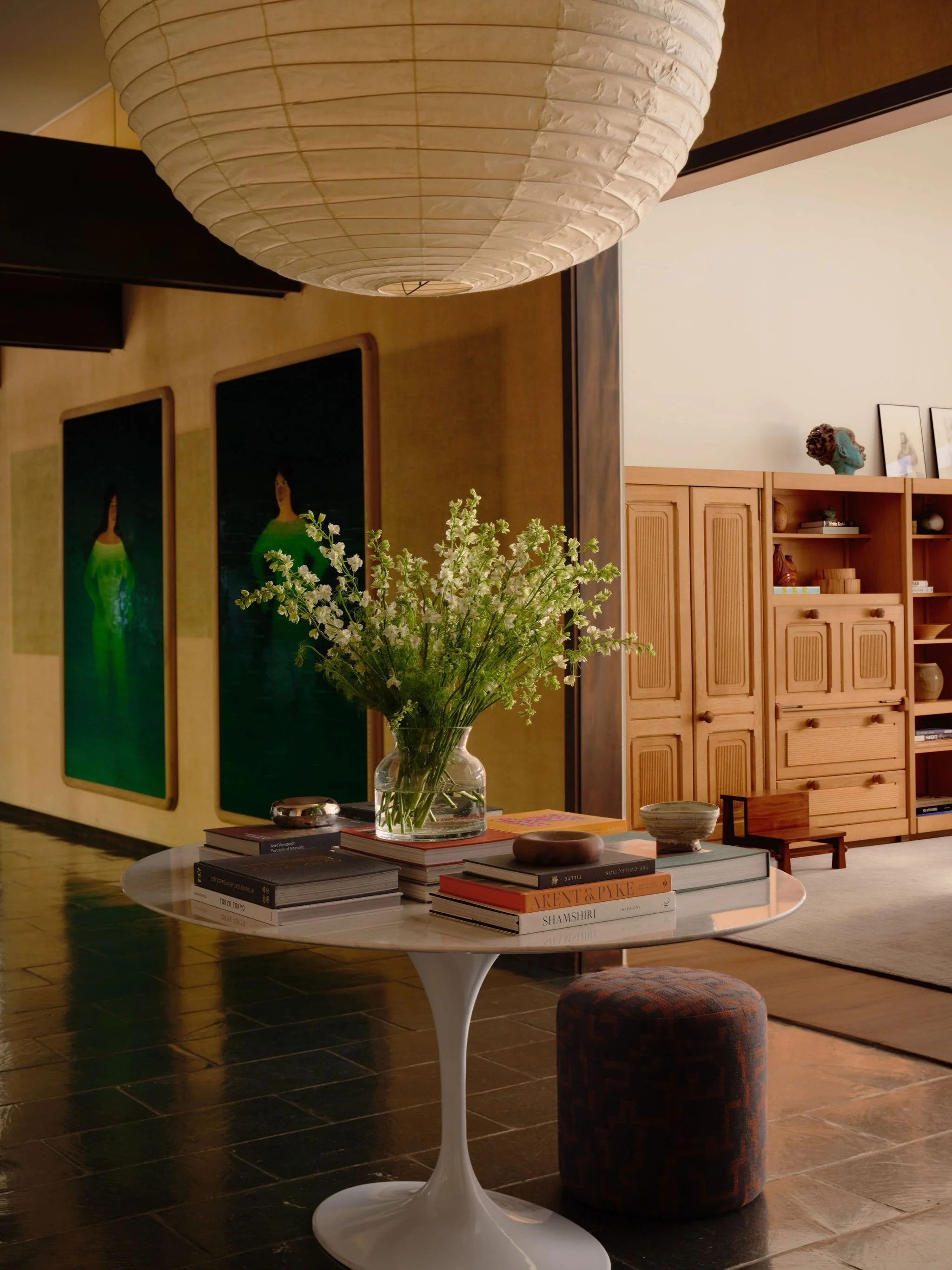 First impressions matter when your entry hall is this grand 🤎 

Original velvet upholstered walls carrying the memory of art placements from years past. Noguchi felt so right for this home and we repurposed a Saarinen tulip table to anchor the space