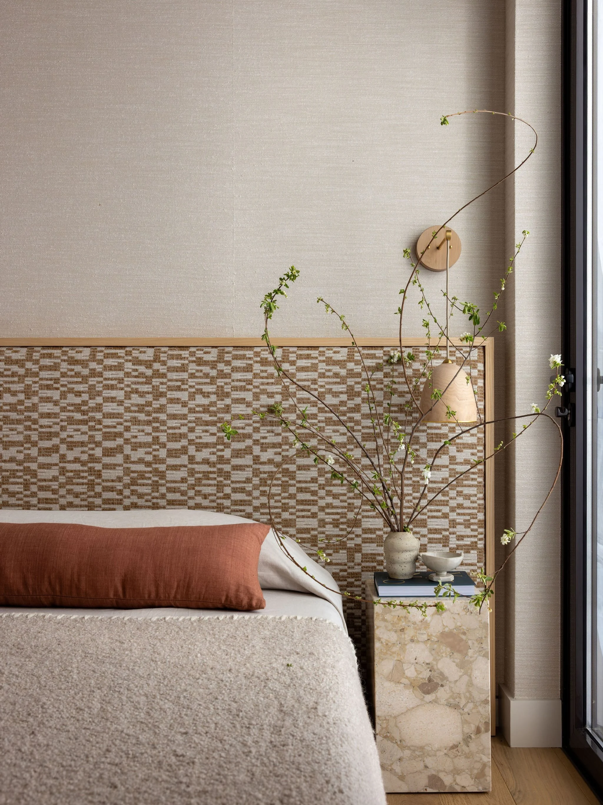 Tiny guest room, big vibes. We went all in on the headboard and the texture to give this petite space tons of warmth. No closet? Vintage wardrobe to the rescue. Function and beauty forever. 

Peninsula Project 
Photo @stephanie___russo 
Auto in g @ra