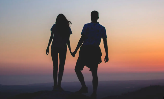 Financial Tax Planning Nomad Couple Sunset Silhoutte