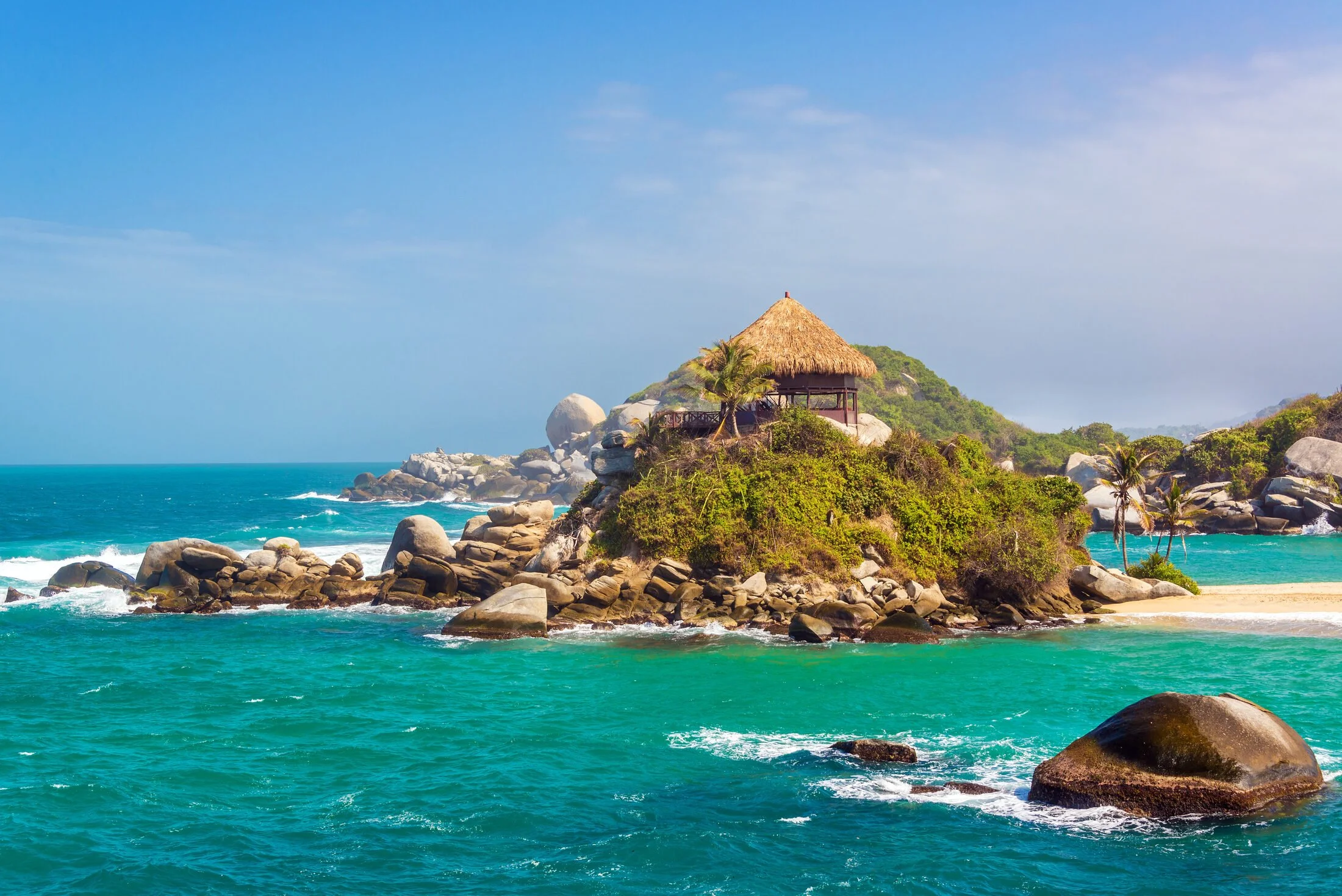 Medellín vs Cartagena vs Bogotá vs Santa Marta — Free to Roam cross-border tax and residency guide