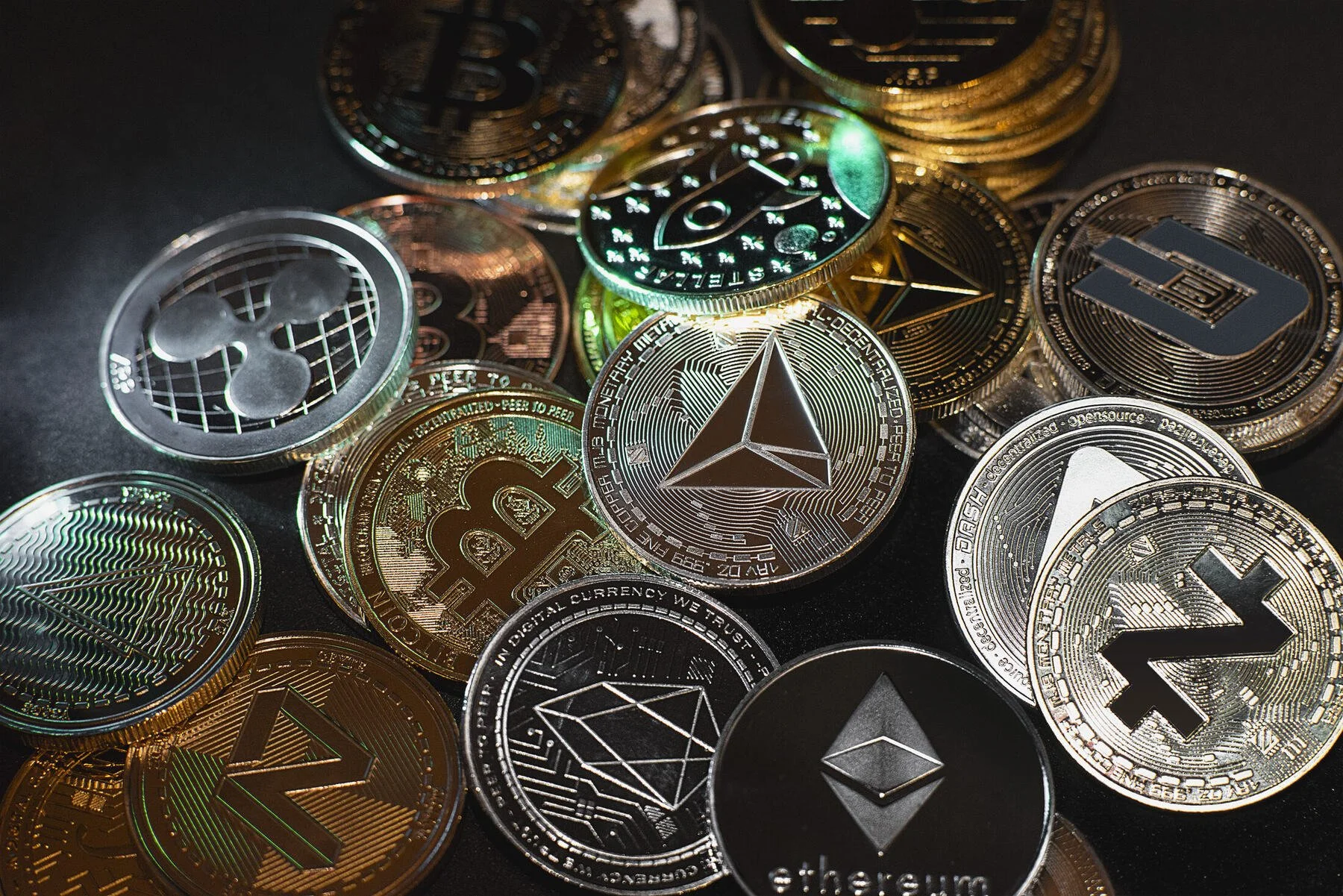 Cryptocurrency and Cross-Border Tax — Free to Roam cross-border tax and residency guide