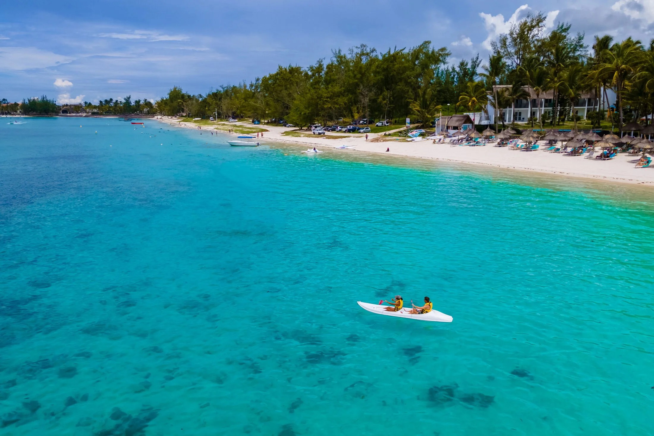 The Location-Independent Consultant — Free to Roam cross-border tax and residency guide