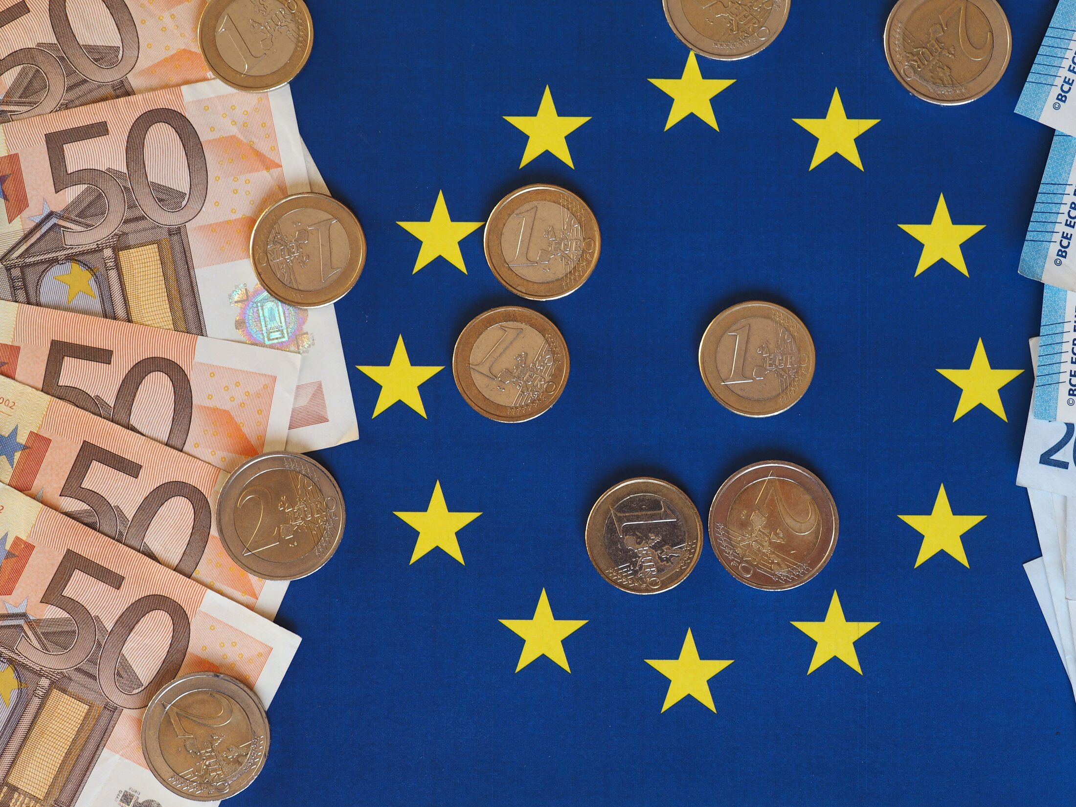 EU VAT for Non-EU Online Business Owners — Free to Roam cross-border tax and residency guide