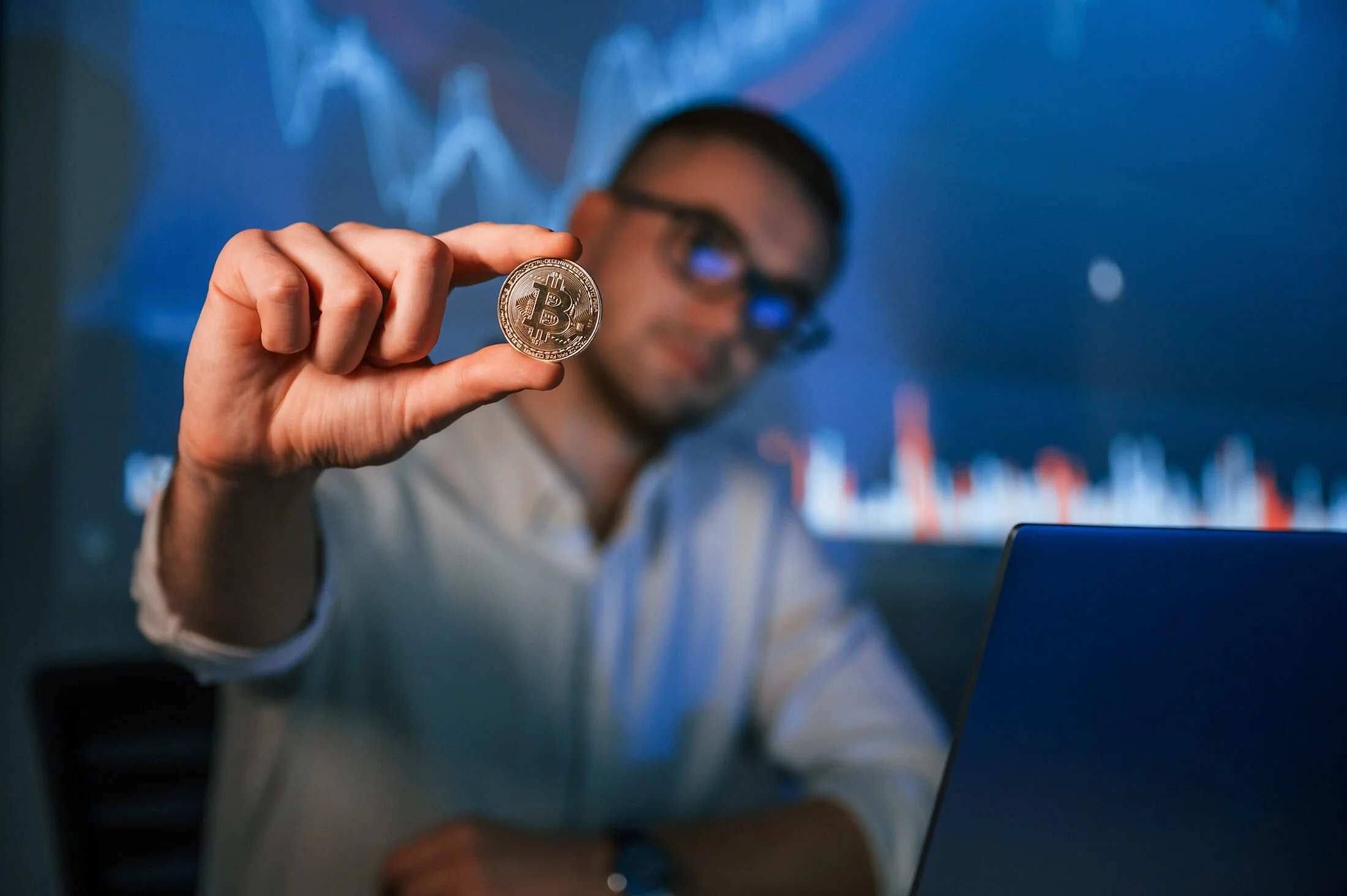 Cryptocurrency for Online Business Owners — Free to Roam cross-border tax and residency guide