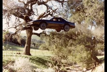 “KNIGHT RIDER” - JACK JUMPS KITT OVER A RAVINE