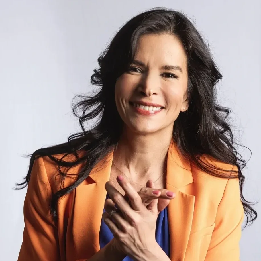 PATRICIA VELASQUEZ