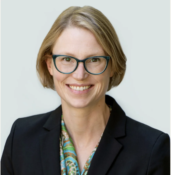 Headshot of Dr. Emily Wood, psychiatrist in Los Angeles