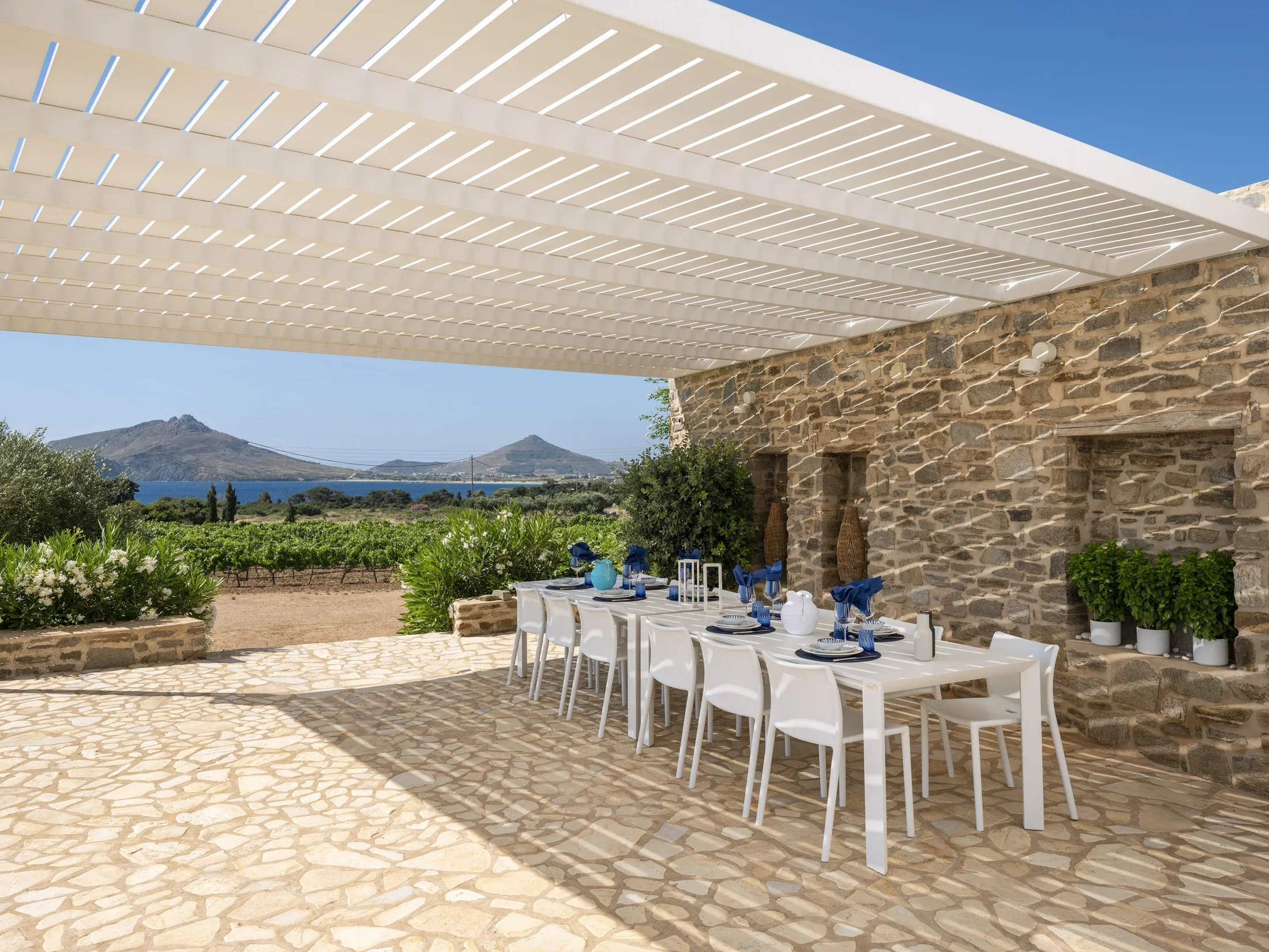 villa-kavouraki-paros-terrace-09.webp