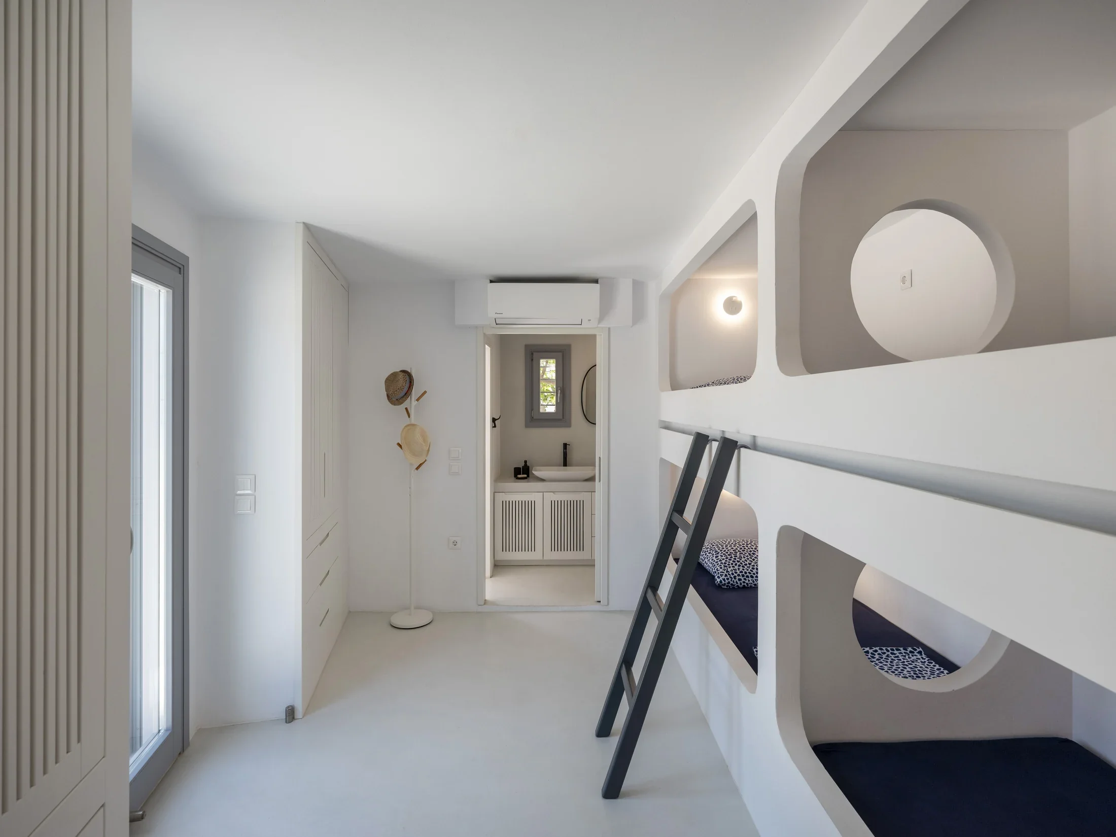 villa-kavouraki-paros-dormitory-08.webp