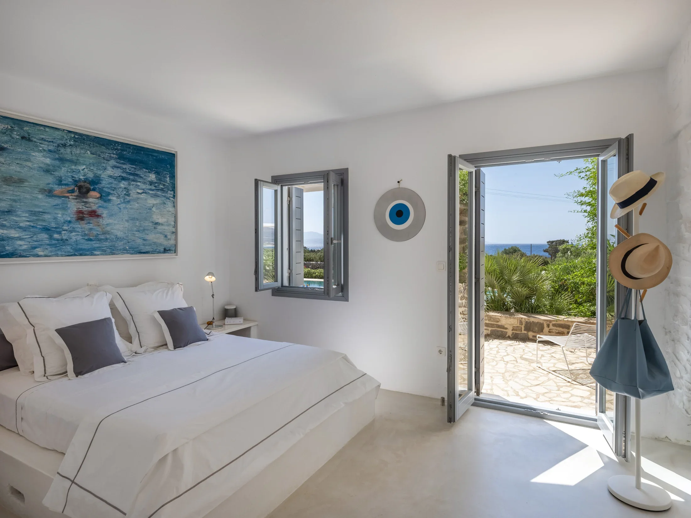 villa-kavouraki-paros-bedroom-11.webp